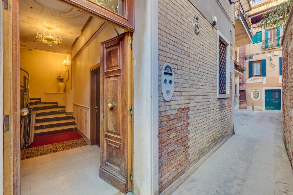 Hotel At Leonard - Resim 16