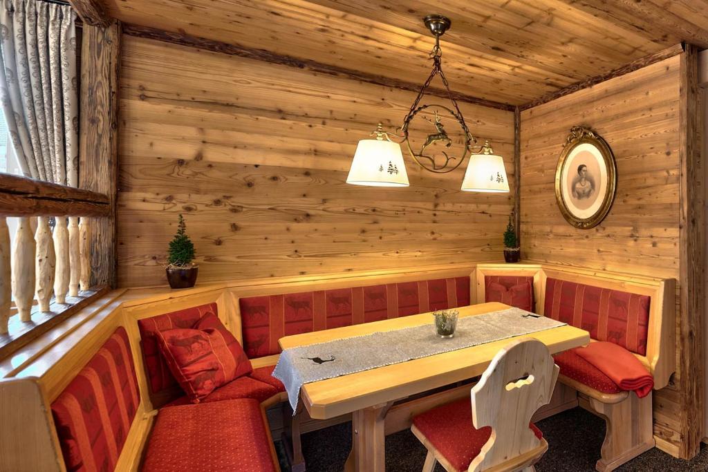 Posezení v ubytování Hotel Sonneneck Titisee -Adults Only-