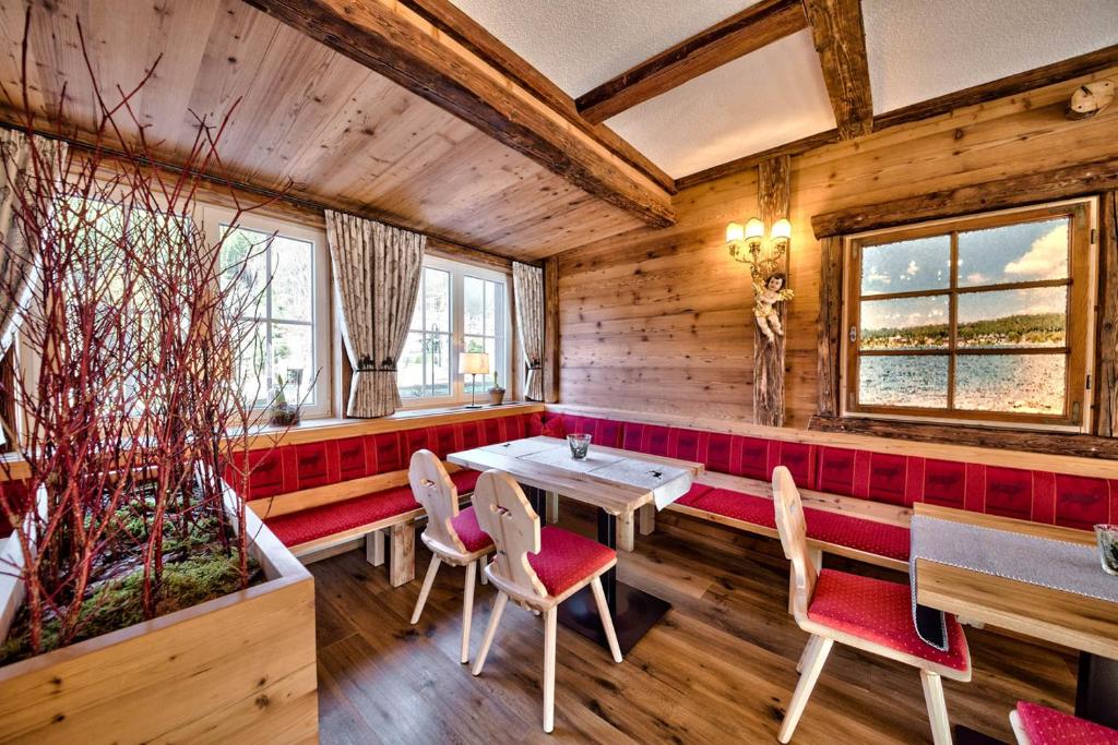 Posezení v ubytování Hotel Sonneneck Titisee -Adults Only-