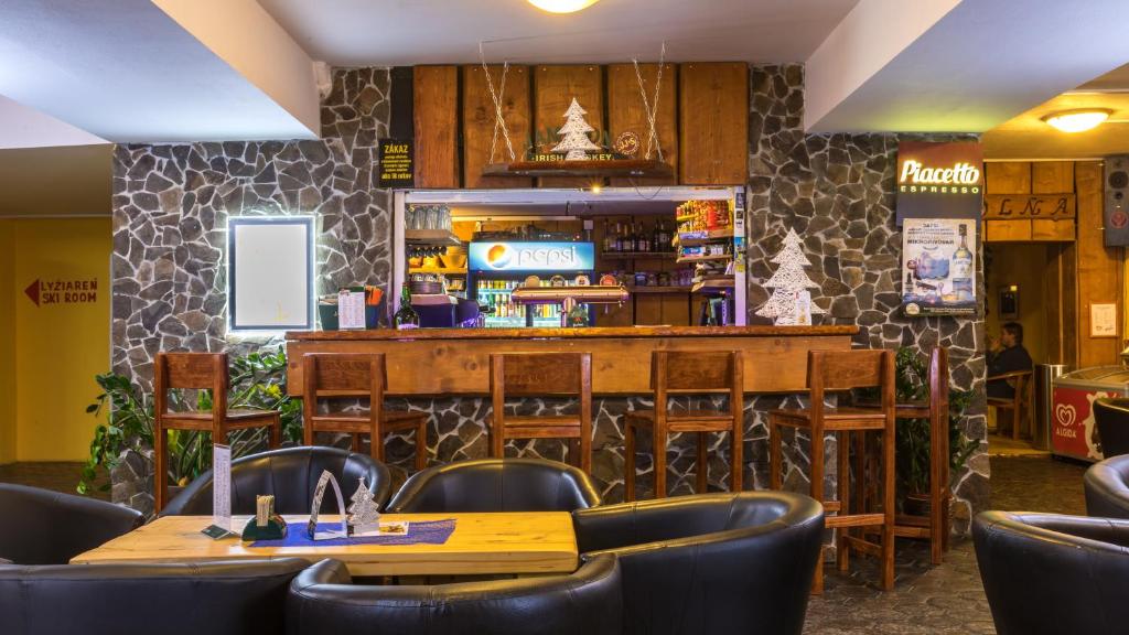 Lounge nebo bar v ubytování Hotel Liptov
