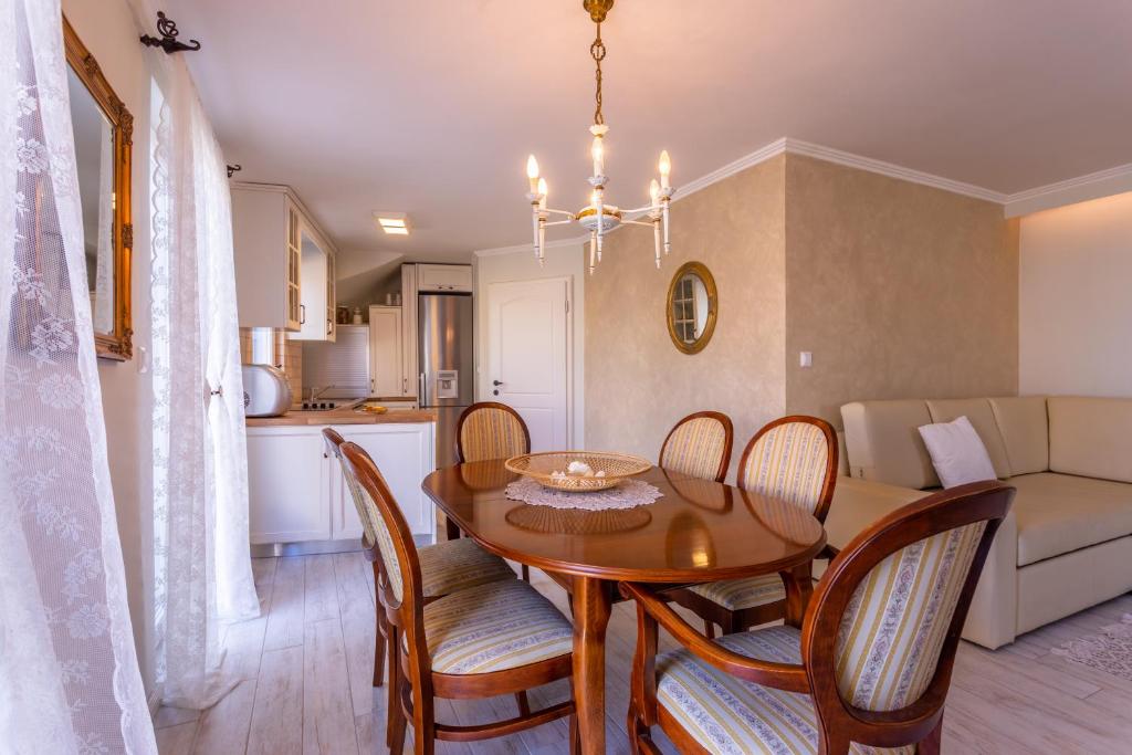 Kuchnia lub aneks kuchenny w obiekcie Villa Pinia