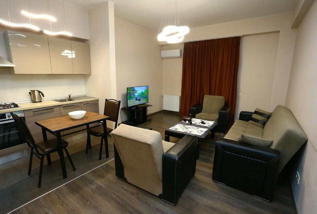 Apartment on Alexandr Kazbegi 25