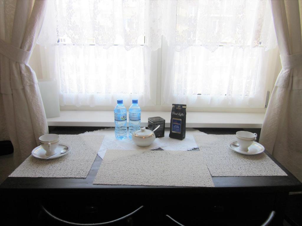 Príslušenstvo na prípravu kávy alebo čaju v ubytovaní Centrum, 700m do plaży - 2 sypialnie, salon, balkon, bezpłatny parking,