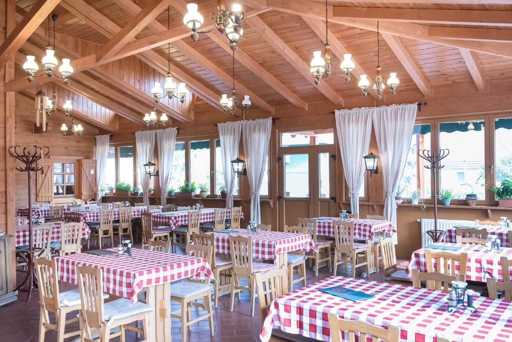 Restaurace v ubytování MeDoRa Park - Hotel MeDoRa***