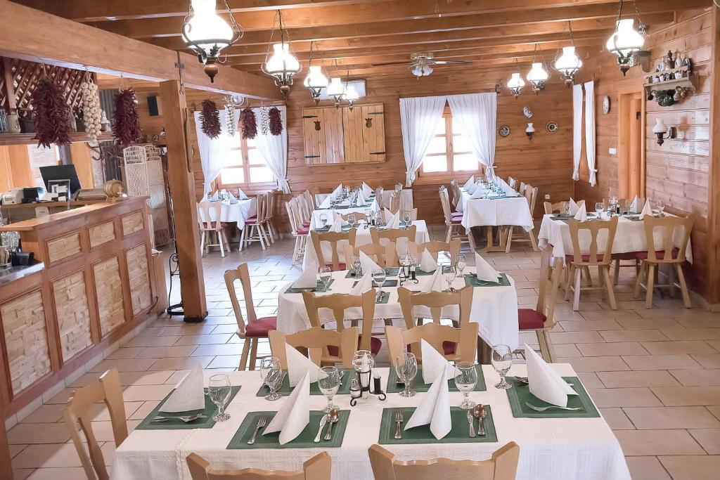 Restaurace v ubytování MeDoRa Park - Hotel MeDoRa***