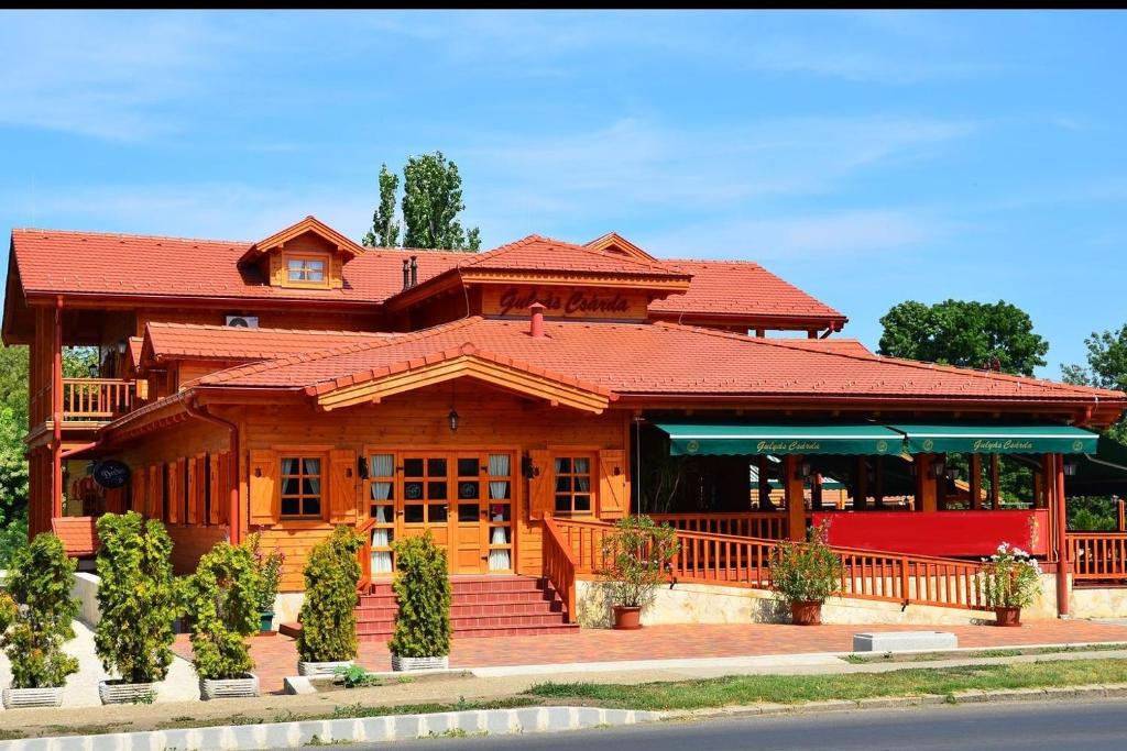 Budova, kde se hotel nachází