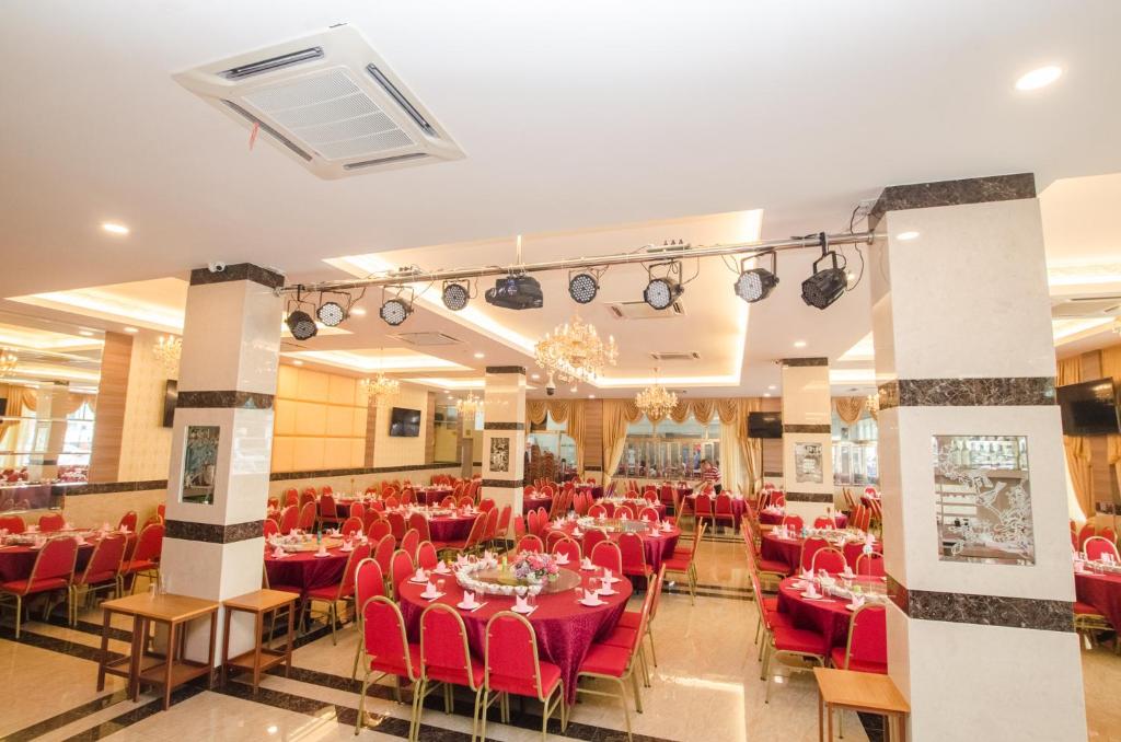 Restaurace v ubytování Grand Wonderful Hotel