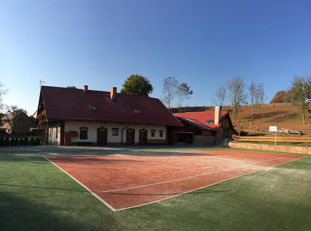 Tenis a/nebo squash v ubytování Penzion U Skutilů nebo okolí