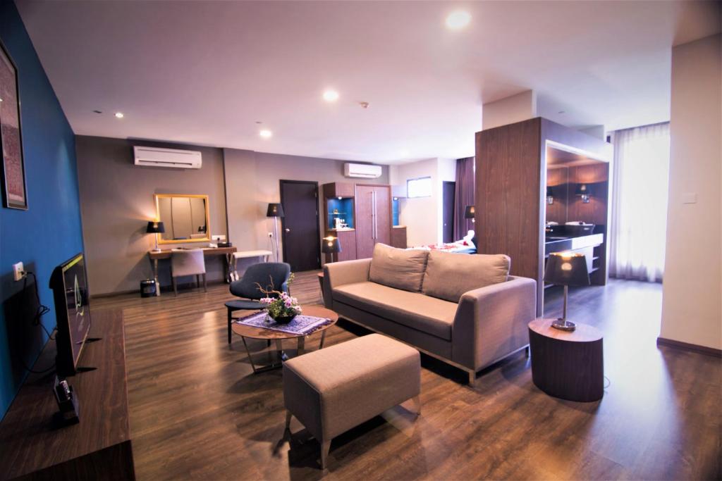 Posezení v ubytování Goldenbay Hotel