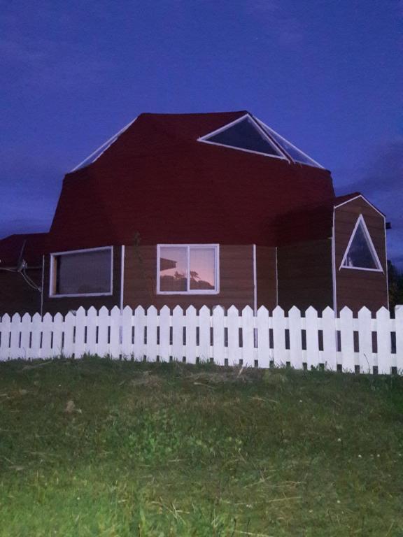 Το κτήριο όπου στεγάζεται  η παραθεριστική κατοικία