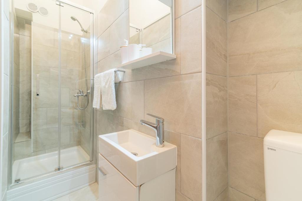 Studios & Apartments Porto - 13