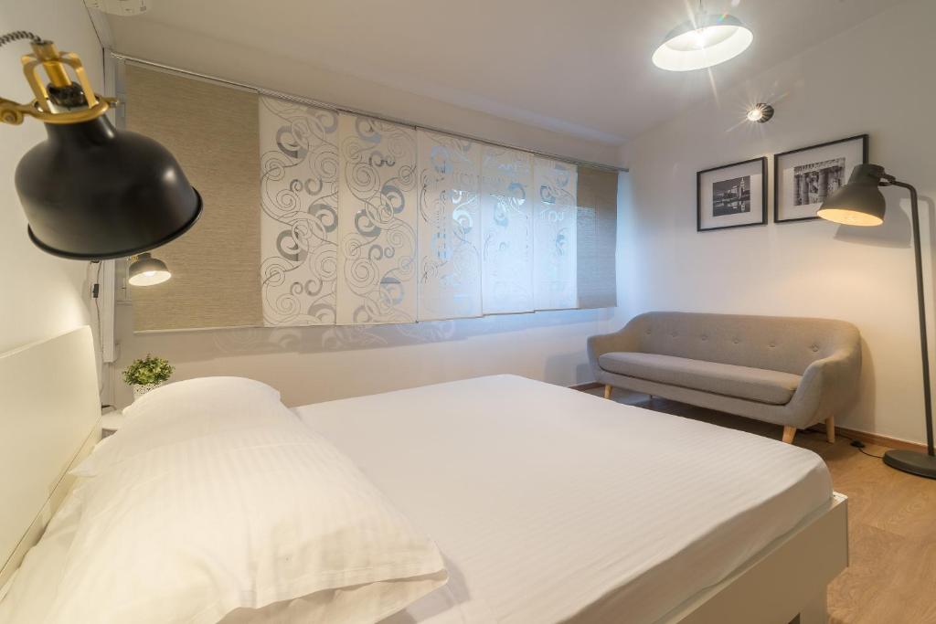 Studios & Apartments Porto - 16