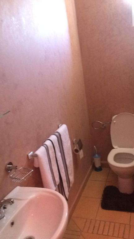 Un baño de ITRANE GUEST HOUSE