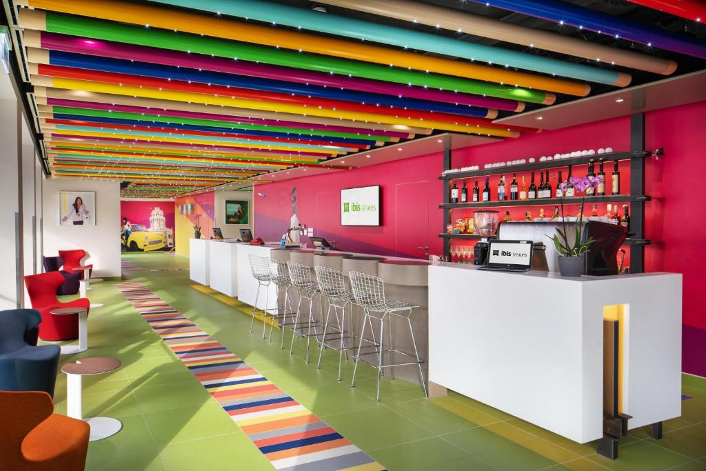 Lounge nebo bar v ubytování ibis Styles Budapest Citywest
