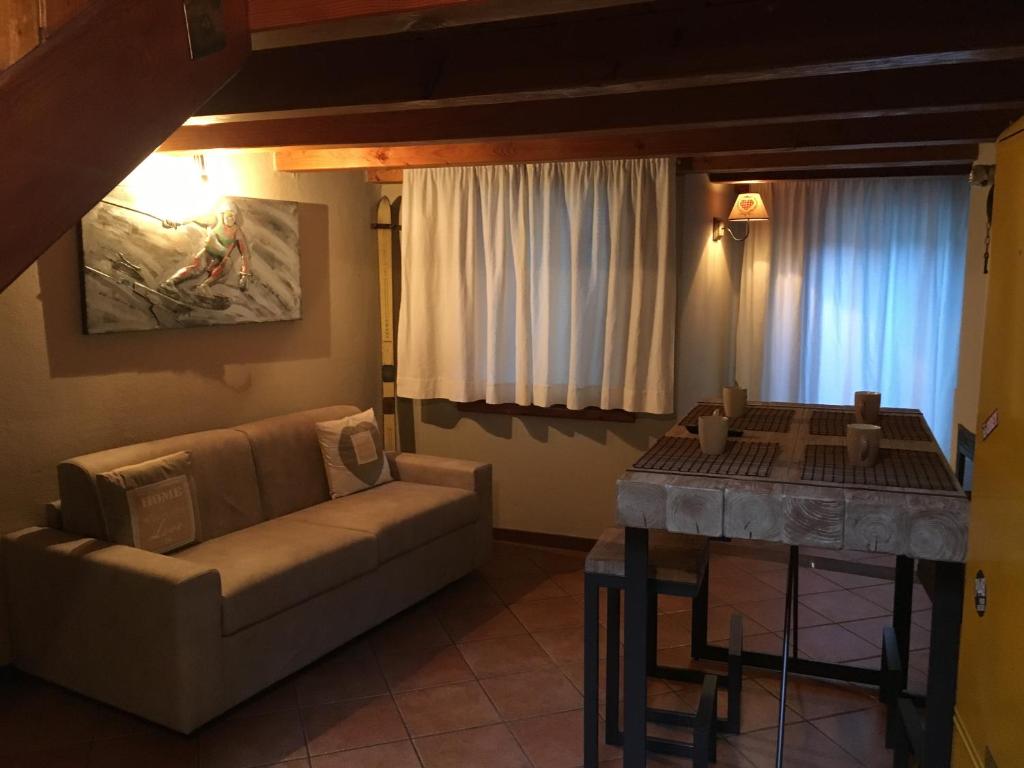 A seating area at maison terme relax