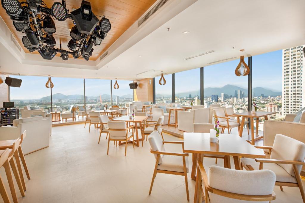 Restaurace v ubytování TMS Hotel Da Nang Beach
