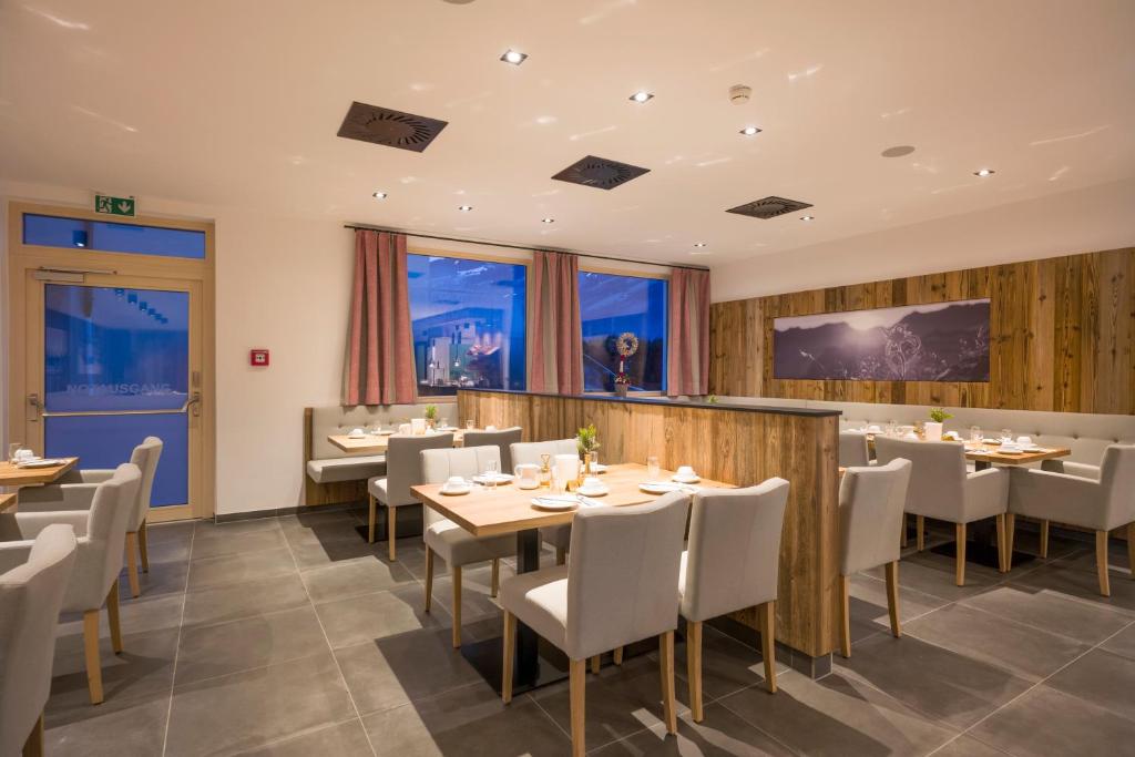 Restaurace v ubytování Alpenhof Hotel Garni Suprême