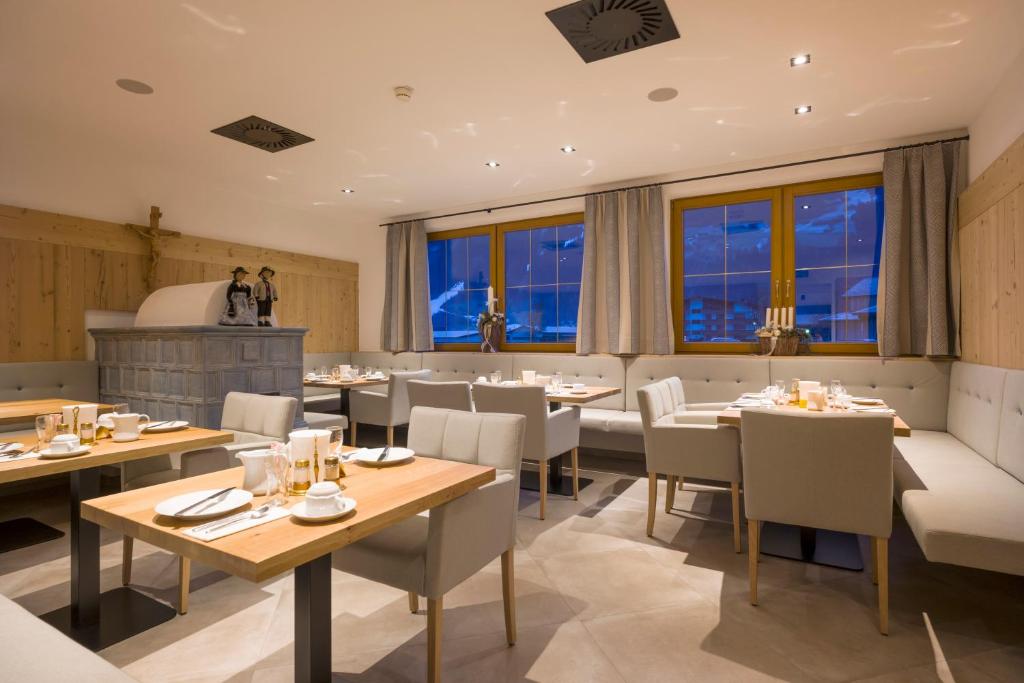 Posezení v ubytování Alpenhof Hotel Garni Suprême