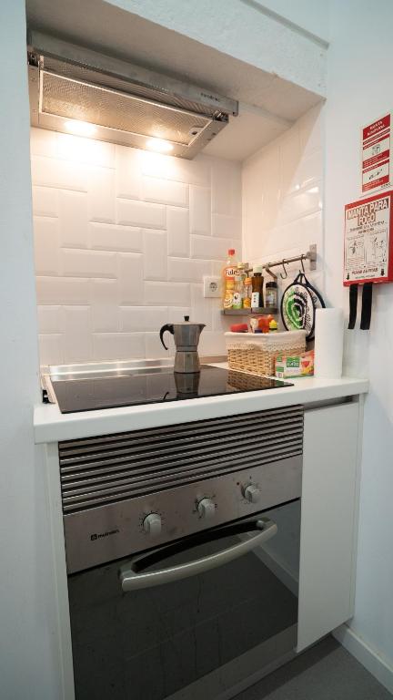 Kuchyň nebo kuchyňský kout v ubytování São Lázaro Lisbon Apartments