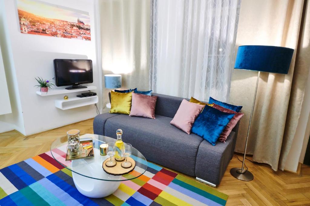 Royal Route Residence - One-Bedroom Apartment