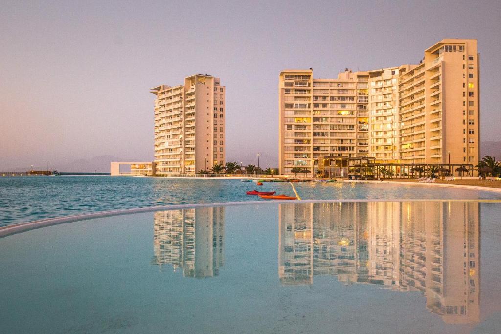 ラ・セレナにあるLa Serena Laguna del Marのギャラリーの写真