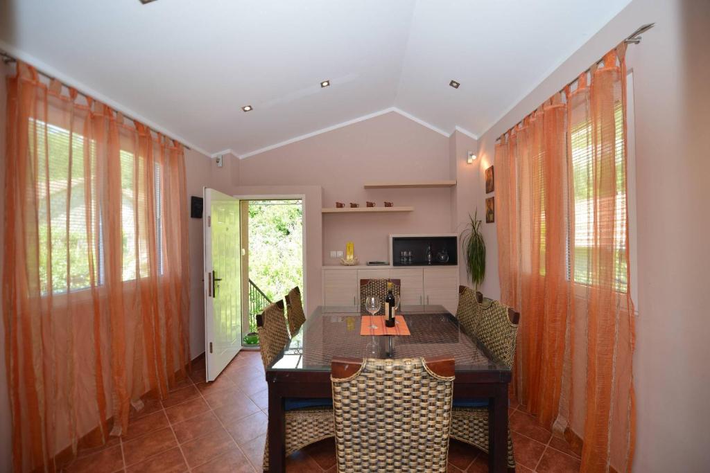 J & P Apartments Orahovac - 2