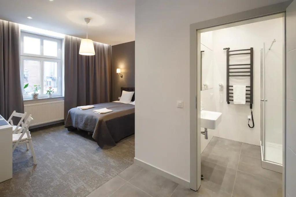 PRZYSTANEK KATOWICE Mariacka 26 - Resim 7