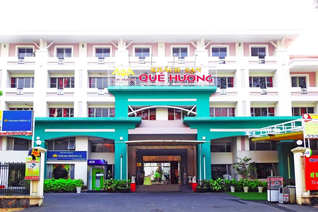 Que Huong Hotel