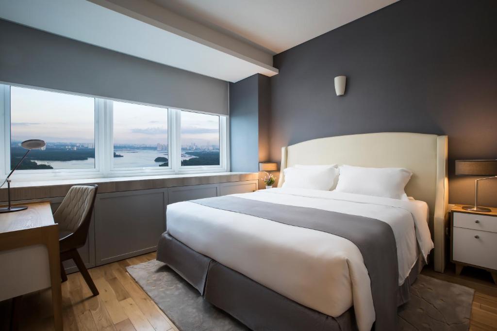 Pinetree Marina Resort - Deluxe Apartment