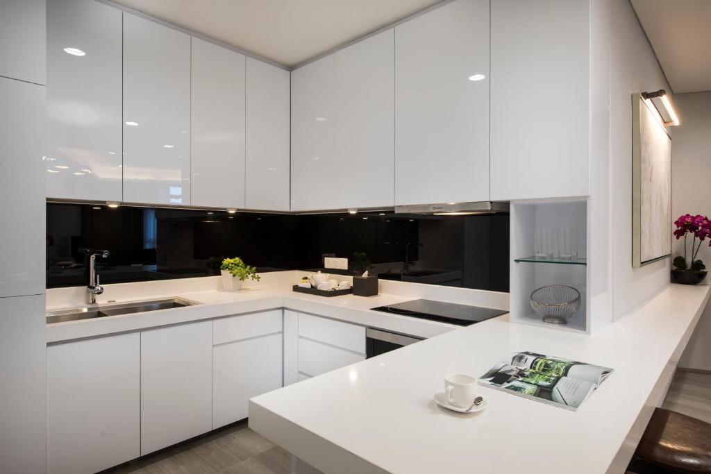 Pinetree Marina Resort - Two-Bedroom Apartment