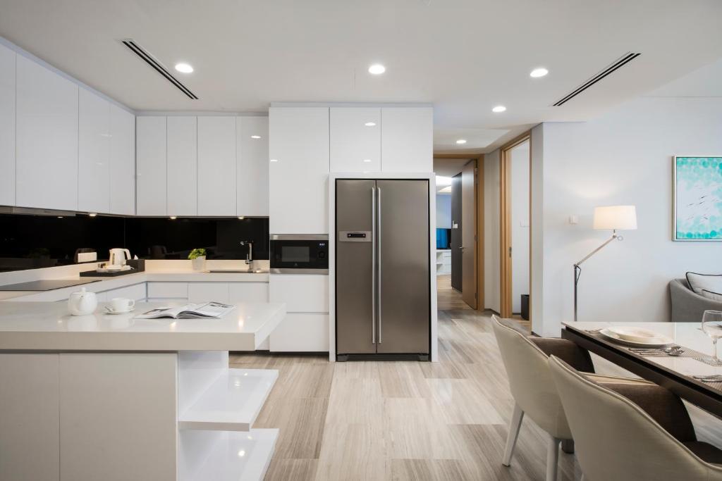 Pinetree Marina Resort - Three-Bedroom Apartment