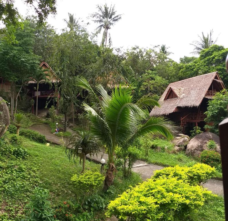 Zahrada ubytování Koh Tao Royal Resort