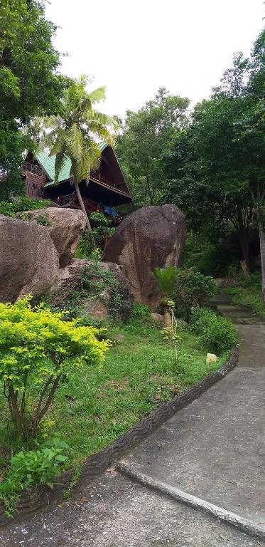 Zahrada ubytování Koh Tao Royal Resort