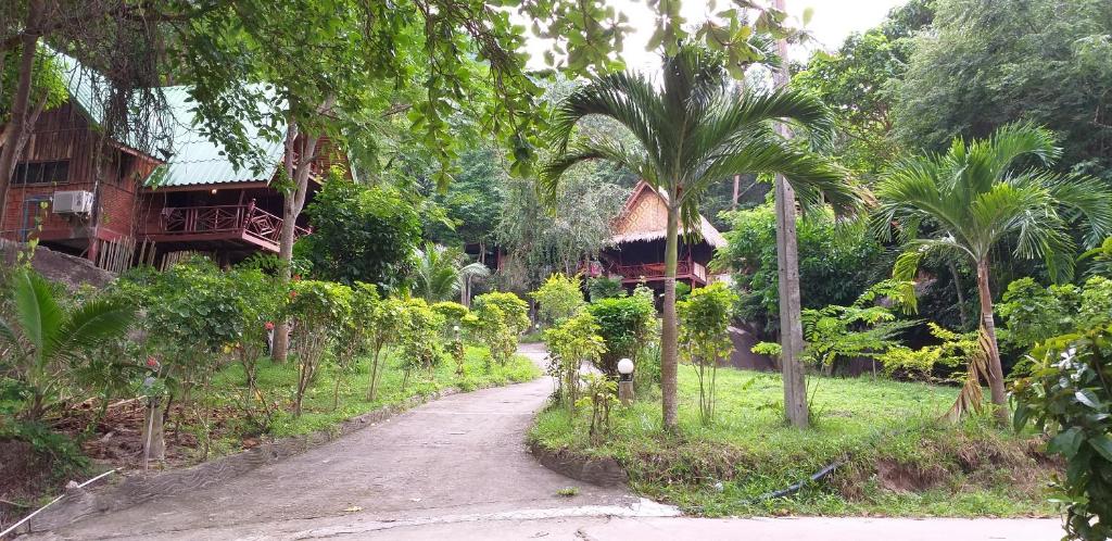 Zahrada ubytování Koh Tao Royal Resort