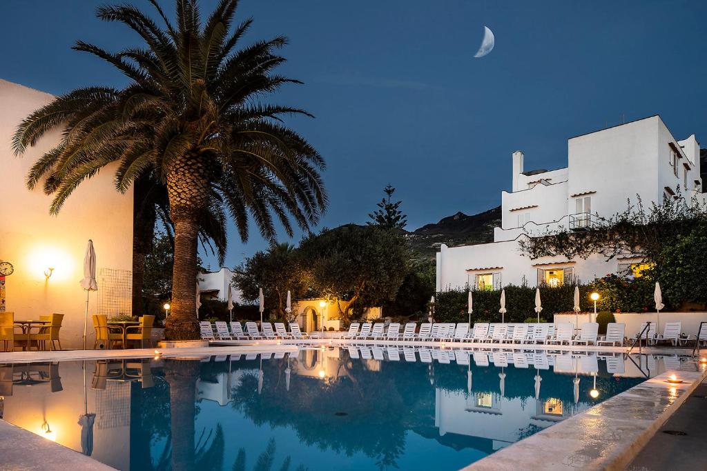 Bazén v ubytování Hotel Terme Royal Palm nebo v jeho okolí