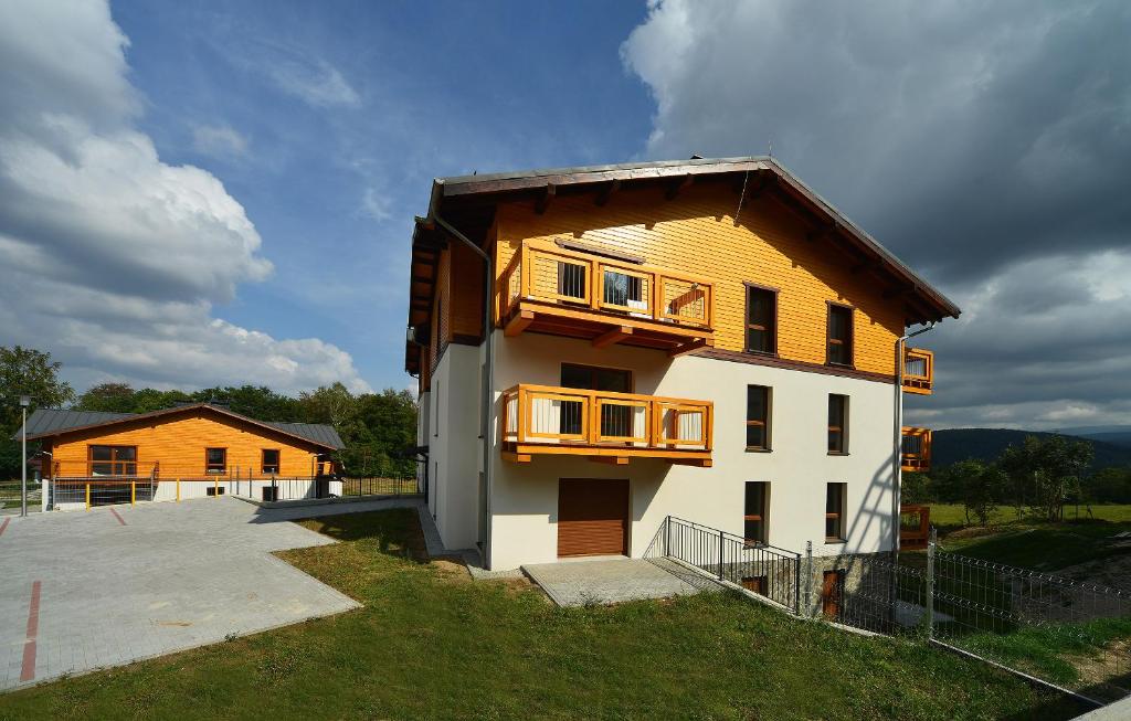 Budynek, w którym mieści się aparthotel