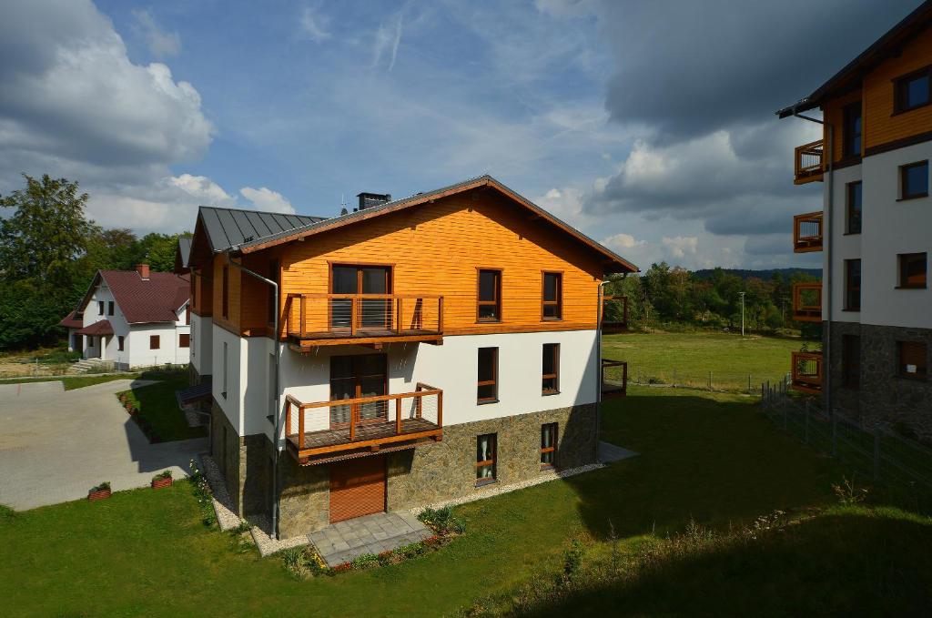 Budynek, w którym mieści się aparthotel