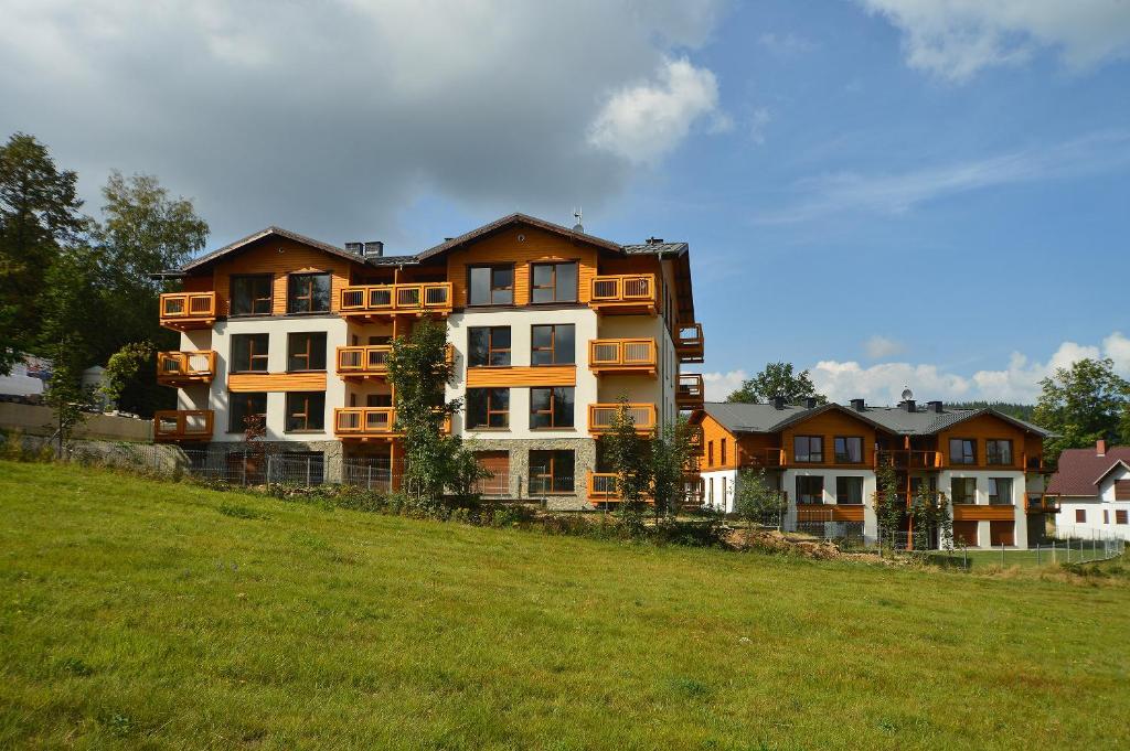 Budynek, w którym mieści się aparthotel