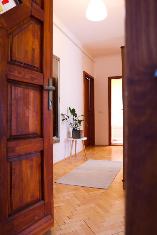 Palace Apartman - Minaret, Eger - Three-Bedroom Apartment
