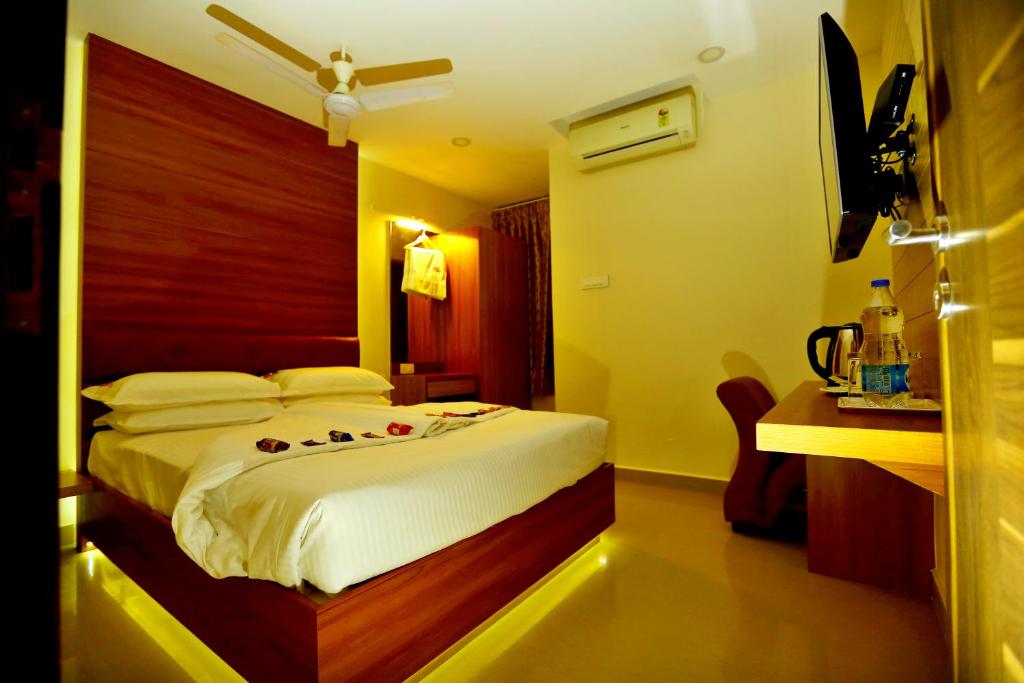 HOTEL KEK GRAND PARK - Superior King Room