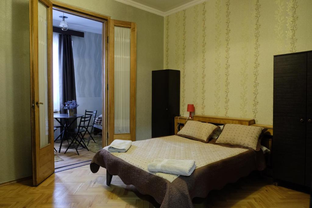 Postel nebo postele na pokoji v ubytování Mia B&B Old Tbilisi