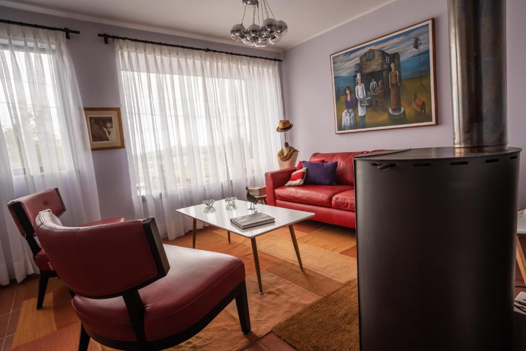 Predel za sedenje v nastanitvi Chiloeislife