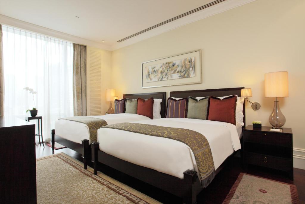 Raffles Makati - Artists Suite 2 Queen