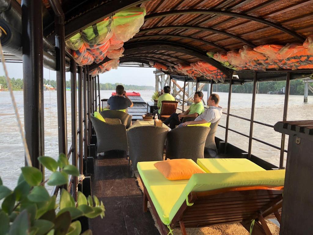 Restaurace v ubytování Mango Home Riverside