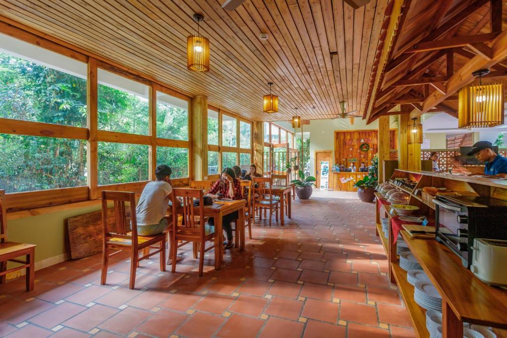 Restaurace v ubytování Azura Resort Phu Quoc