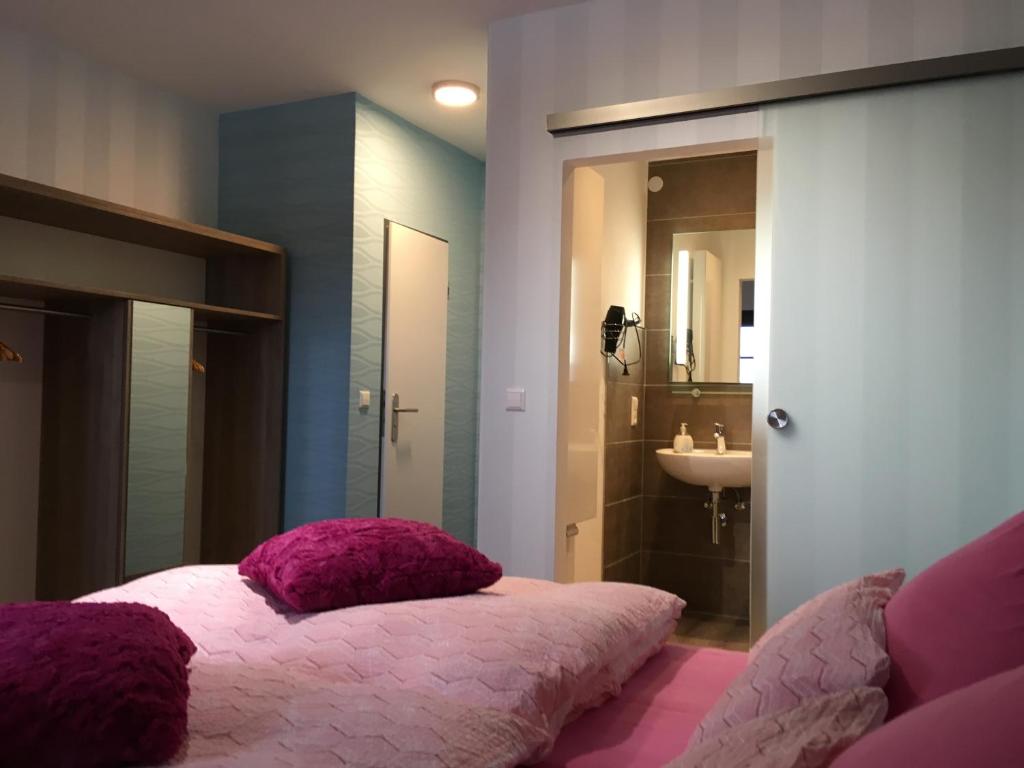 Astrid's Pension - 12