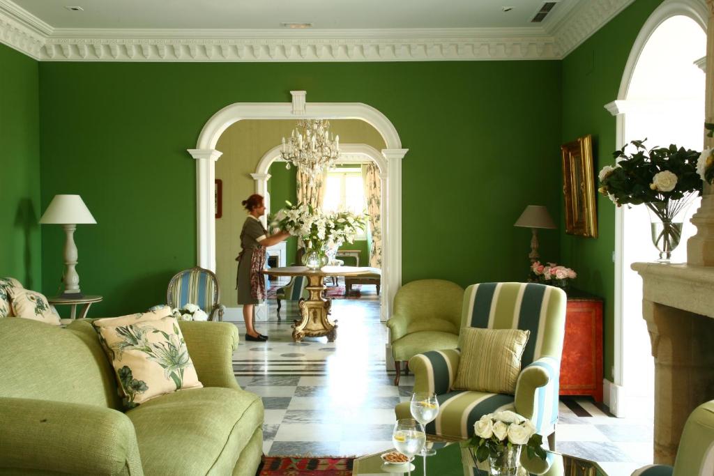 Posezení v ubytování Hotel Valdepalacios Gourmand 5* GL