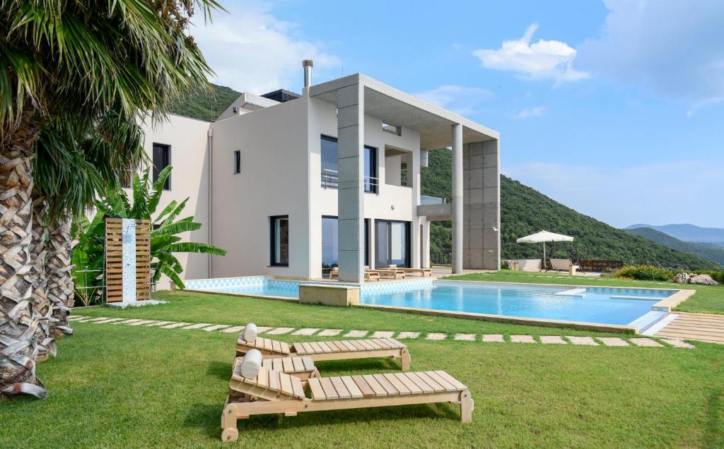 Bazén v ubytovaní Landmark - ορόσημο alebo v jeho blízkosti