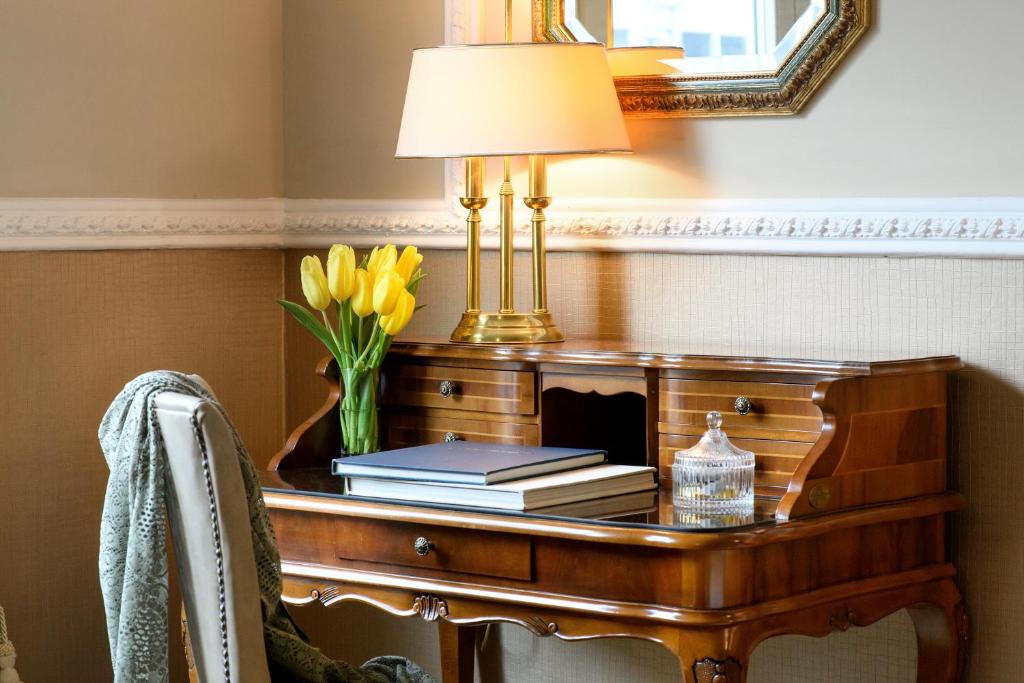 Mediterranean Palace - 13