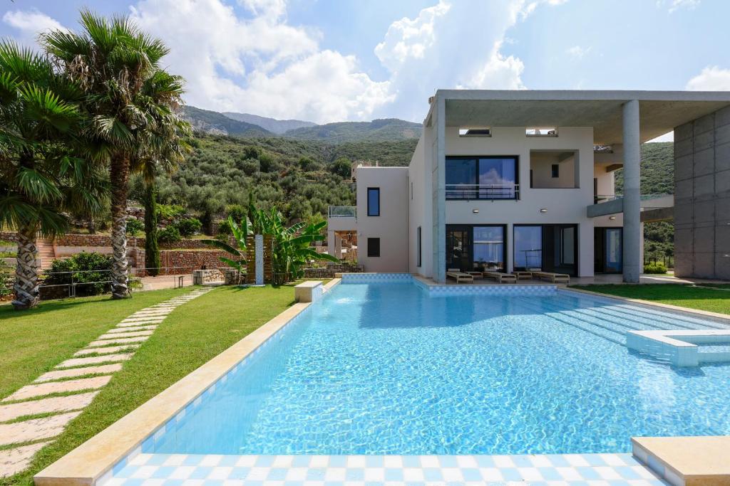 Bazén v ubytovaní Landmark - ορόσημο alebo v jeho blízkosti